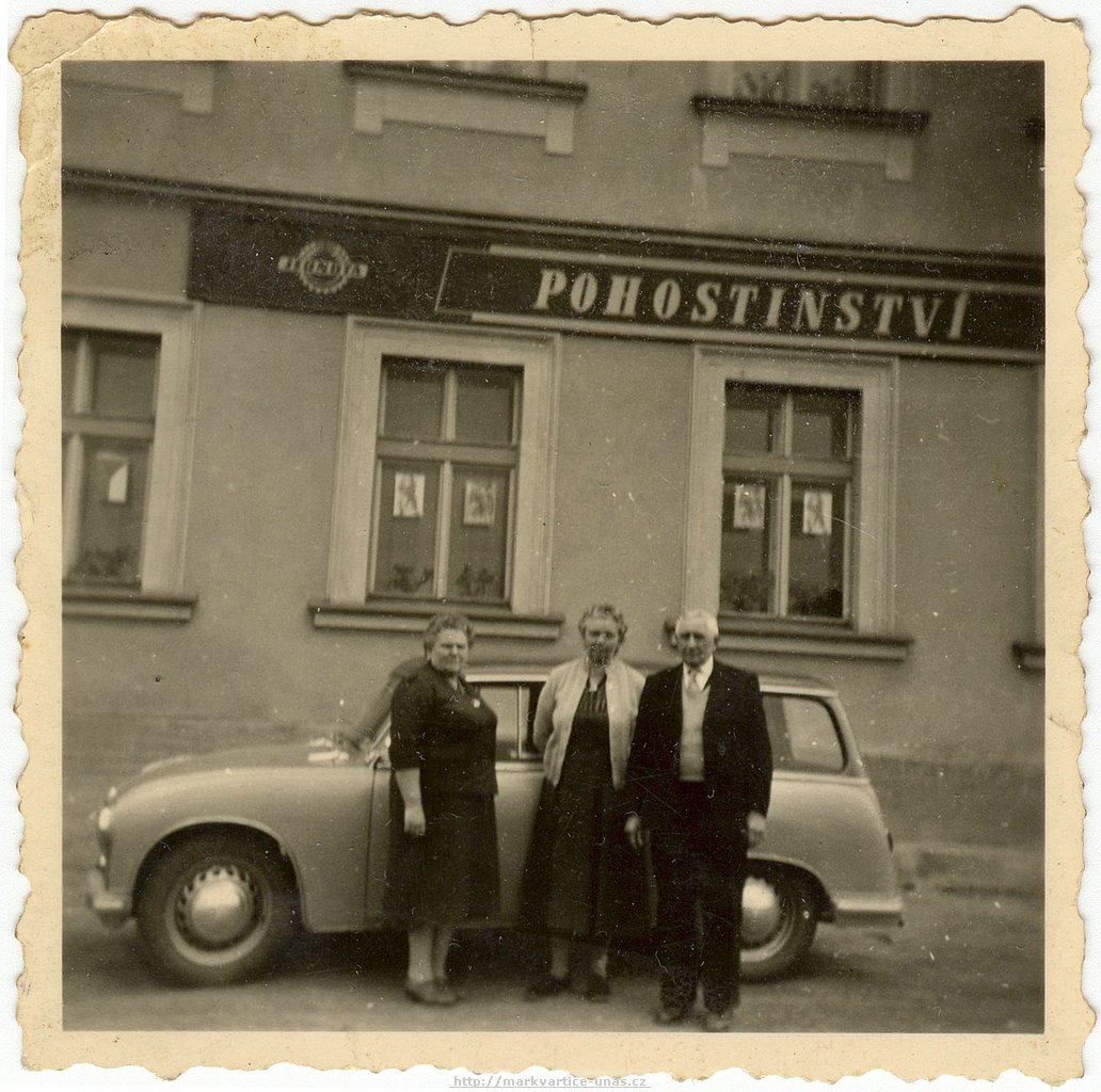 návštěva z NDR - odsunutí manželé Urbanovi (vpravo)