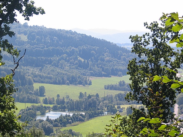 pohled ze Zámeckého vrchu - rybníkv Huníkově 