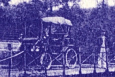 Vesel
automobil na most ke kostelu
Benz Ideal 1898
